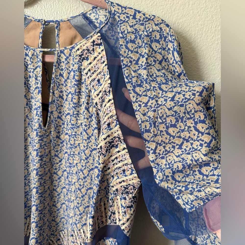 BCBGMAXAZRIA Bardot Printed Cape Sleeve Dress Boho Chiffon Resort - Picture 5 of 16